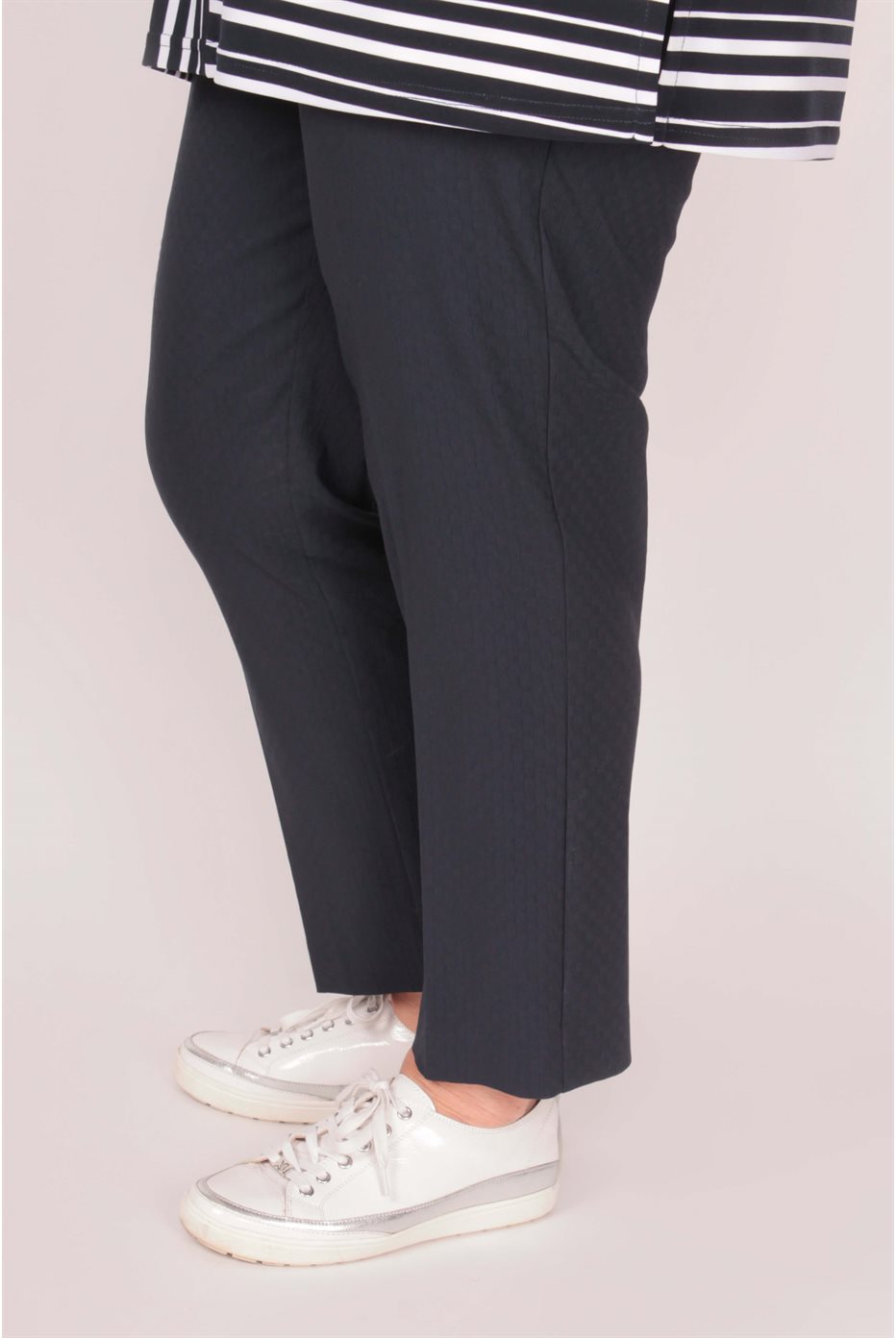 Pantalon court marine à enfiler en jacquard texturé